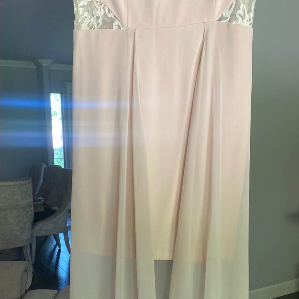 Minuet Elegant Pink Sleeveless Dress with Lace Accents - Picture 5 of 6